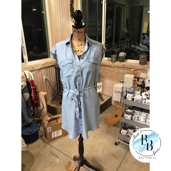 Sleeveless Light Blue Denim Button Up Dress With Belt BB823 - Picture 2 of 3